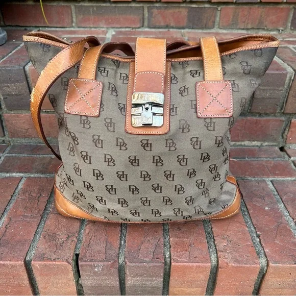 Dooney & Bourke canvas and leather signature shoulder bag - Picture 1 of 16